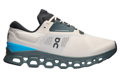 On Cloudstratus 3 running shoe in cream and horizon blue colorway