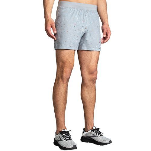 Brooks Sherpa 5-inch men's running shorts in light gray Pikes Peak speckle print