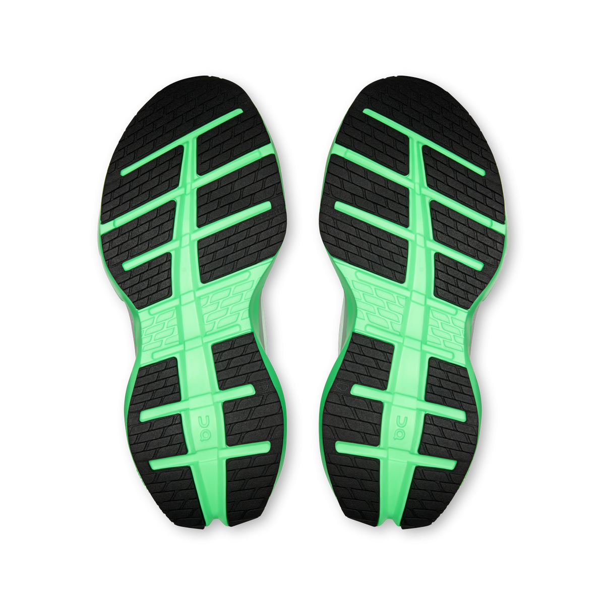 On Cloudrunner 3 Max outsole view showing black rubber with verdite green traction channels