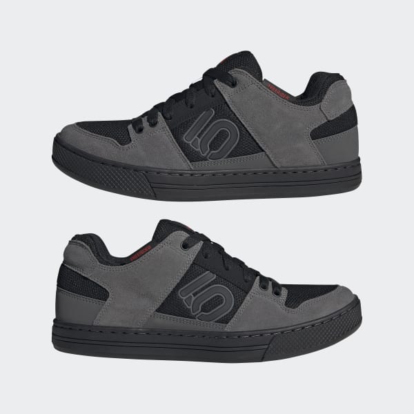 Five Ten Freerider MTB shoes in grey and black with Five Ten logo