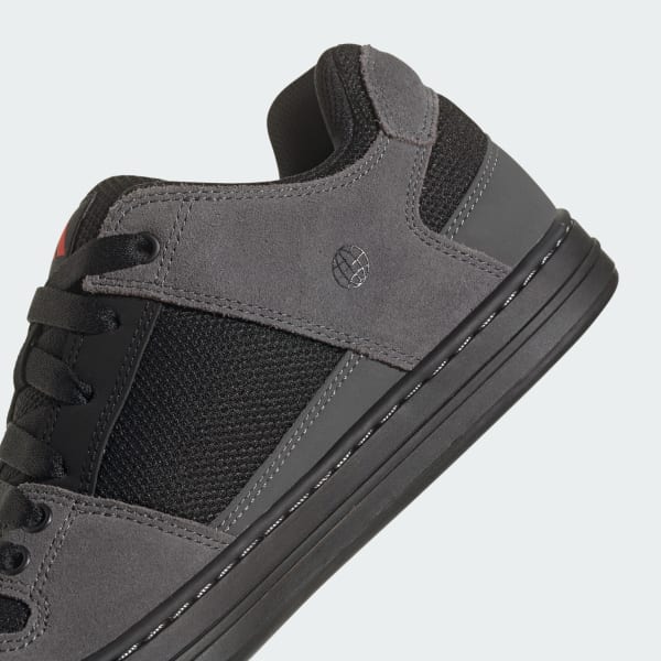Five Ten Freerider MTB shoe in black and grey colorway on white background