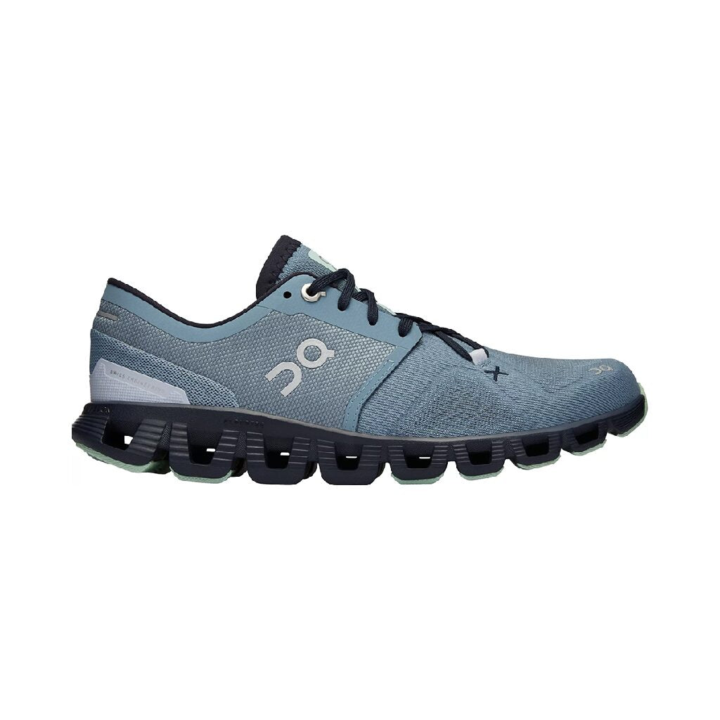 On Cloud X 3 running shoe in wash blue and ink colorway