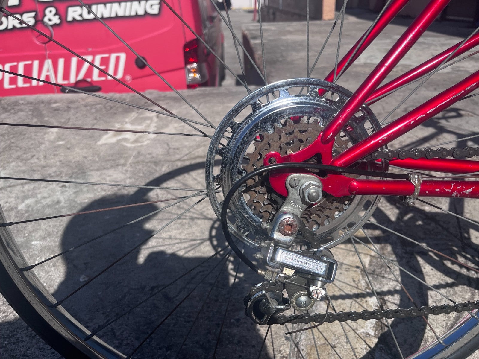 Rear freewheel, derailleur and chrome wheel detail on the Matsuri FUNdamental Mixte
