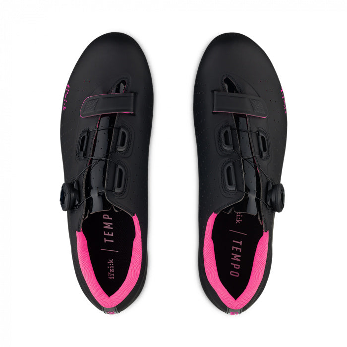 Fizik Tempo Overcurve R5 cycling shoes in black with pink fluo accents